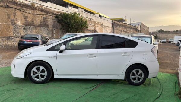 TOYOTA Prius III 1.8 VVT-i Auto 16V 99 cv Transmisión automática - Imagen 5