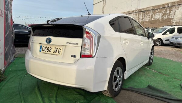 TOYOTA Prius III 1.8 VVT-i Auto 16V 99 cv Transmisión automática - Imagen 6