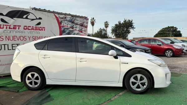 TOYOTA Prius III 1.8 VVT-i Auto 16V 99 cv Transmisión automática - Imagen 4