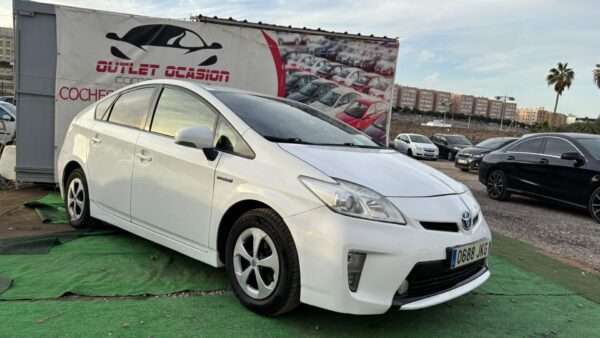 TOYOTA Prius III 1.8 VVT-i Auto 16V 99 cv Transmisión automática - Imagen 3