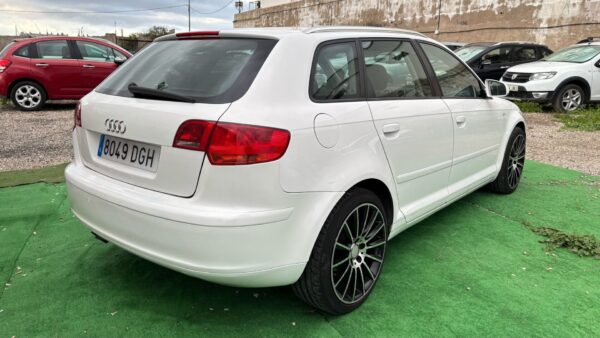 AUDI A3 (8P1) 2.0 TDi 16V 140cv - Imagen 5