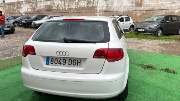 AUDI A3 (8P1) 2.0 TDi 16V 140cv - Imagen 6