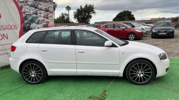 AUDI A3 (8P1) 2.0 TDi 16V 140cv - Imagen 3