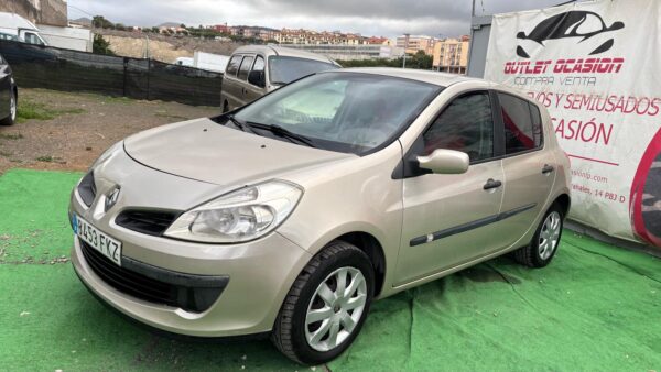 RENAULT Clio III 5 puertas 1.4 i 16V 98cv - Imagen 3