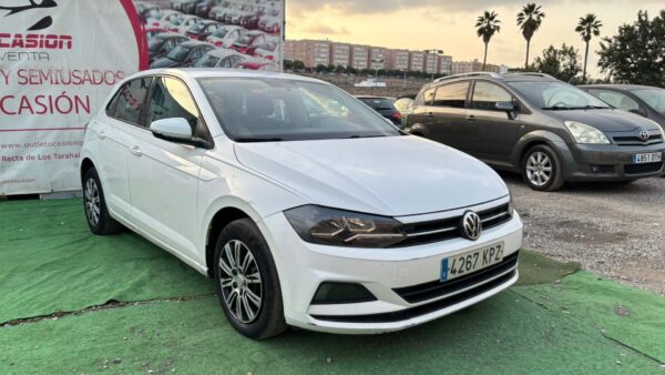 VOLKSWAGEN Polo VI 1.0 TSI 12V BlueMotion 95 cv año 2018 - Imagen 2