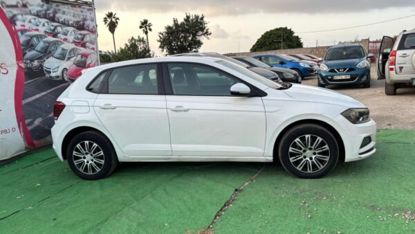 VOLKSWAGEN Polo VI 1.0 TSI 12V BlueMotion 95 cv año 2018 - Imagen 5