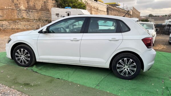 VOLKSWAGEN Polo VI 1.0 TSI 12V BlueMotion 95 cv año 2018 - Imagen 4