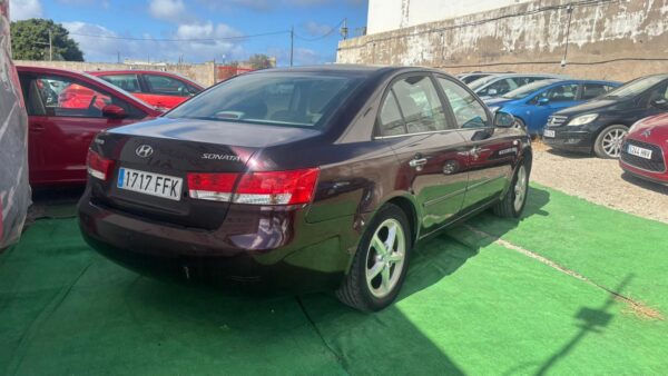 HYUNDAI Sonata 2.4 i 161cv - Imagen 6