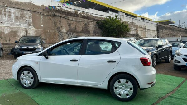 SEAT Ibiza V Berlina 5 Puertas 1.4 TDI 12V 90 cv - Imagen 4